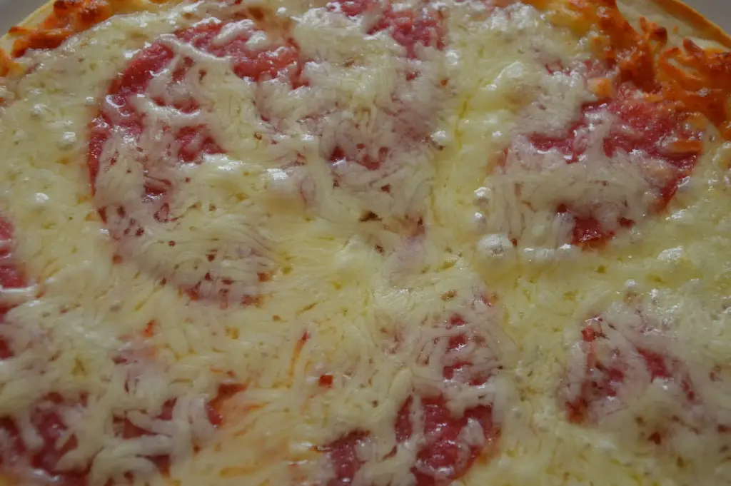 Pizza salami  (Vers, 25 cm)